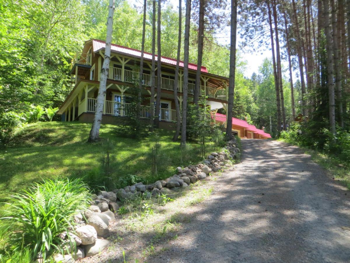 La Maison Sous Les Arbres Saint Roch de Mekinac Buitenkant foto